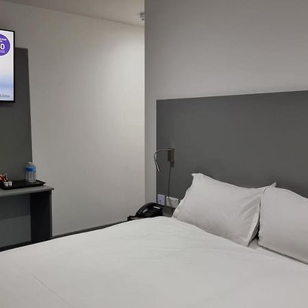 Dreams Hotel - Park View Barking  Ngoại thất bức ảnh