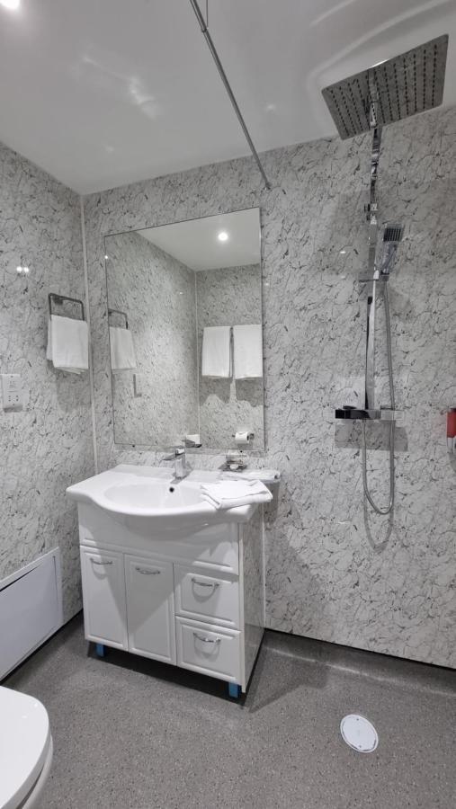 Dreams Hotel - Park View Barking  Ngoại thất bức ảnh