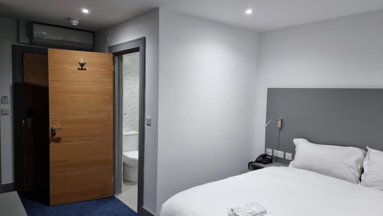 Dreams Hotel - Park View Barking  Ngoại thất bức ảnh